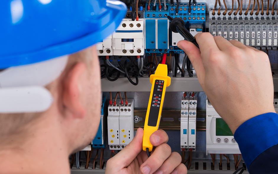 tarif horaire d'un électricien Lachapelle-aux-Pots